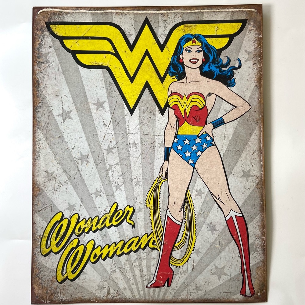 Wonder Woman Heroic Tin Sign - Nostalgic Vintage Metal Wall Décor - Made in USA